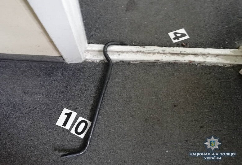 У Києві зі стріляниною пограбували конвертаційний центр, є постраждала